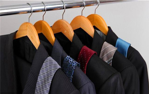蒙澤職業(yè)裝教你定制西裝保養(yǎng)事項(xiàng)？