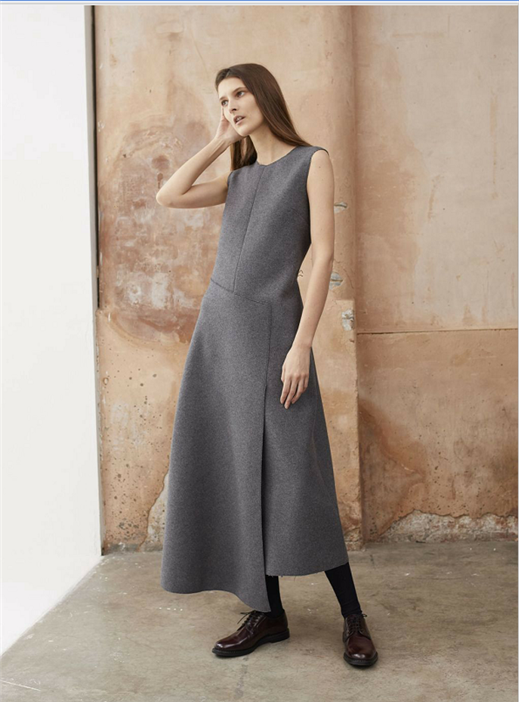 試一試注重衣服顏色搭配，會讓你看起來很有氣色，潮流日新月異