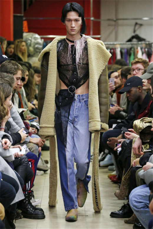 有興趣的話，可以試一試注重衣服顏色搭配，會讓你看起來很有氣色