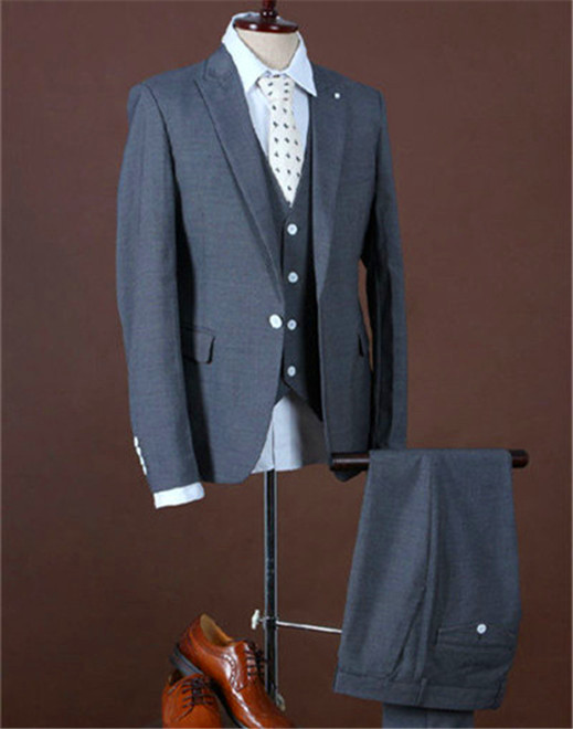 西服搭配什么鞋子好看呢分享四款沉穩(wěn)大氣的搭配技巧